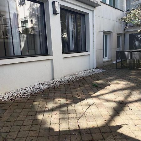 Апартаменты 2 Piece Avec Terrasse Ensoleille Сюрен Экстерьер фото